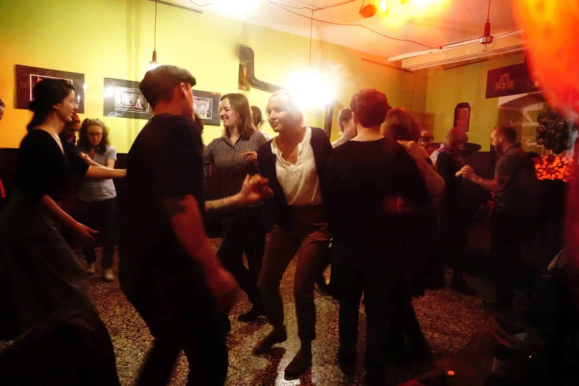 Lindy Hop! Let’s swing!