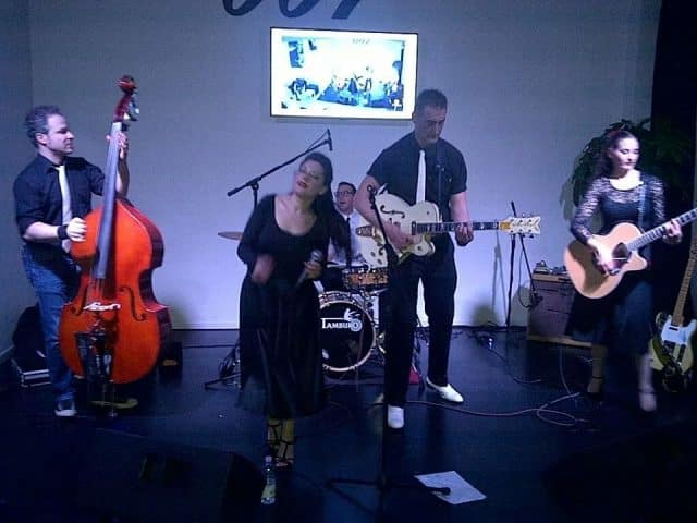 Mel & The Peek a boos